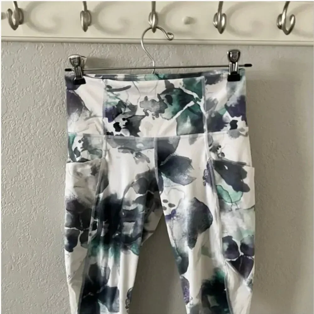 Athleta Watercolor Floral 7/8 Side Pocket Leggings - Picture 5 of 10